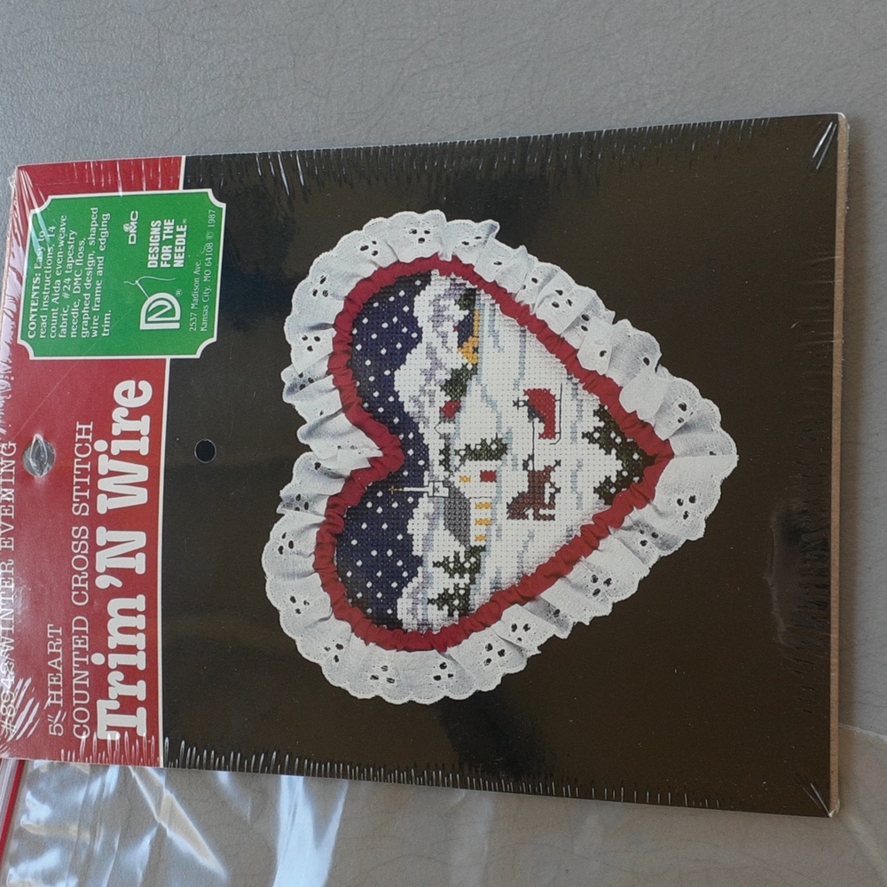 DMC Trim'N Wire Christmas Cross Stitch